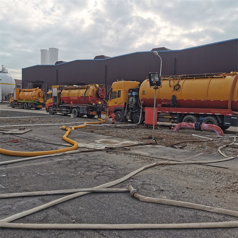 新吴污水池清理